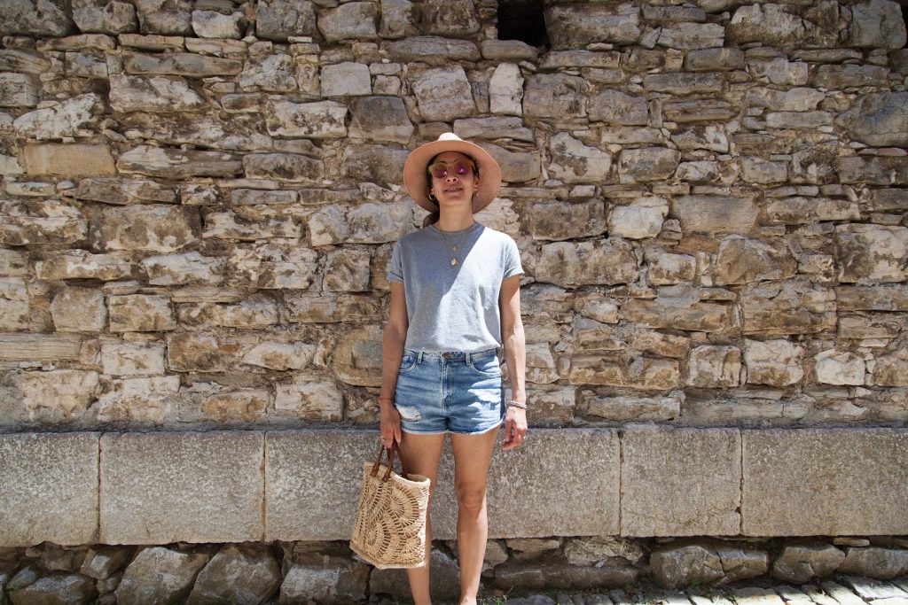 Your Tuscansunflower posing in front of a stone wall in Frosolone